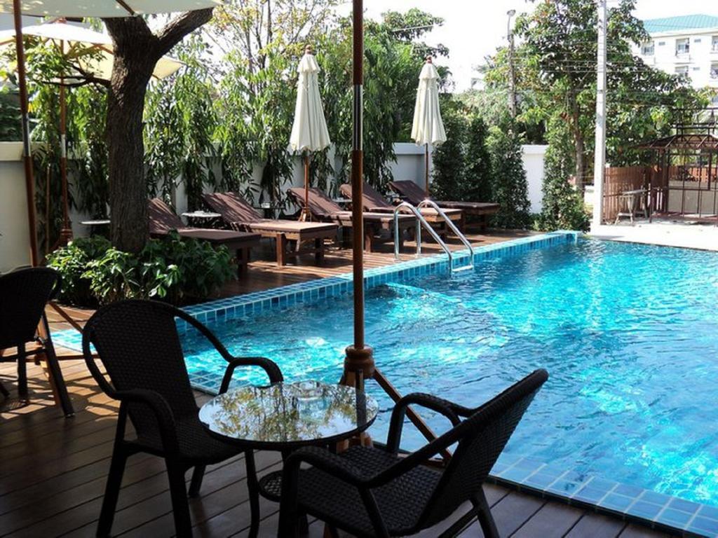 Suvarnabhumi Suite Hotel Bangkok Luaran gambar